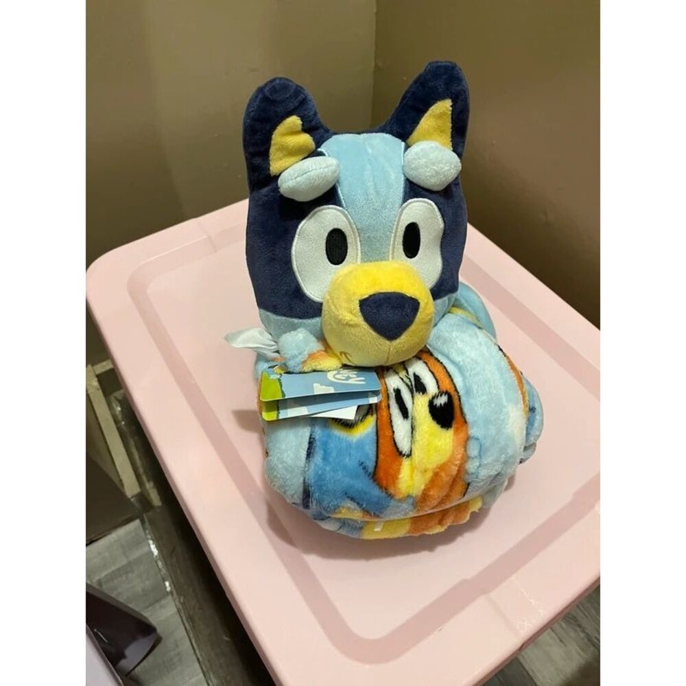 Bluey hug doll with blanket set